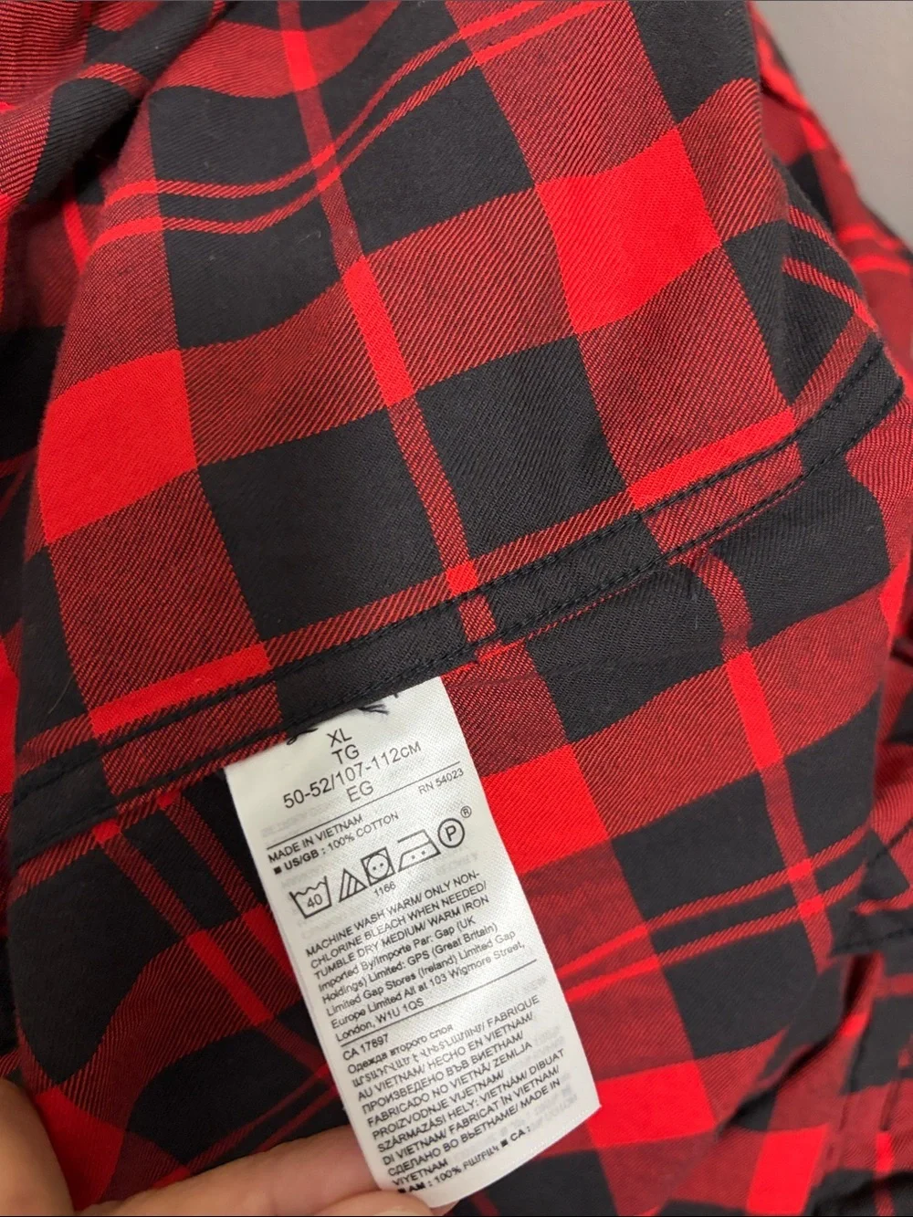 Banana Republic Men’s Red and Black Plaid Button-Down Shirt